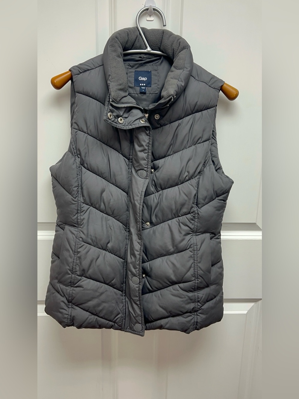 Gap Women's Gray Quilted Fleece Lined Puffer Vest Size Small